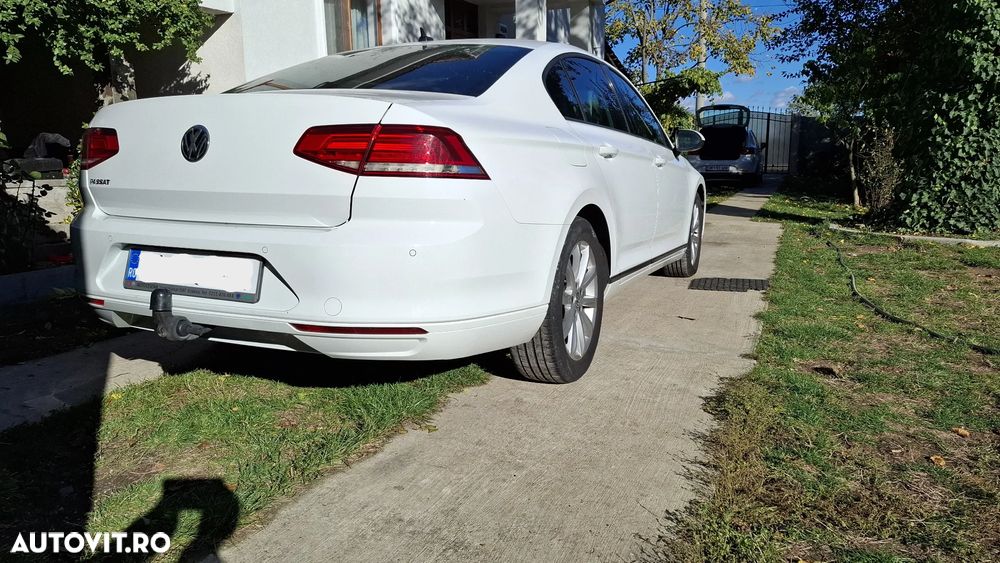 Volkswagen Passat 1.6 TDI DSG Comfortline - 3