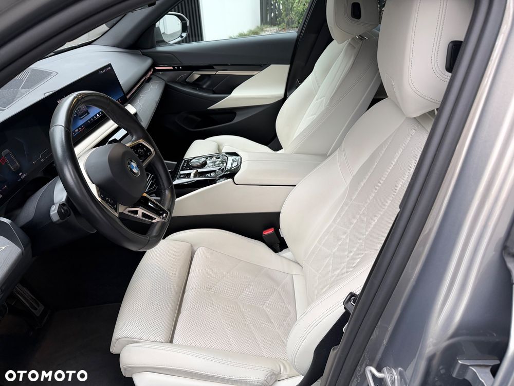 BMW Seria 5 520d xDrive mHEV - 13