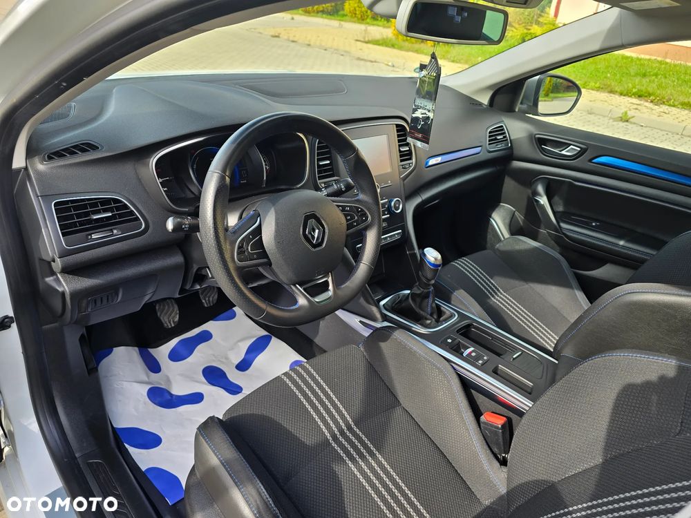 Renault Megane ENERGY TCe 130 GT LINE - 19
