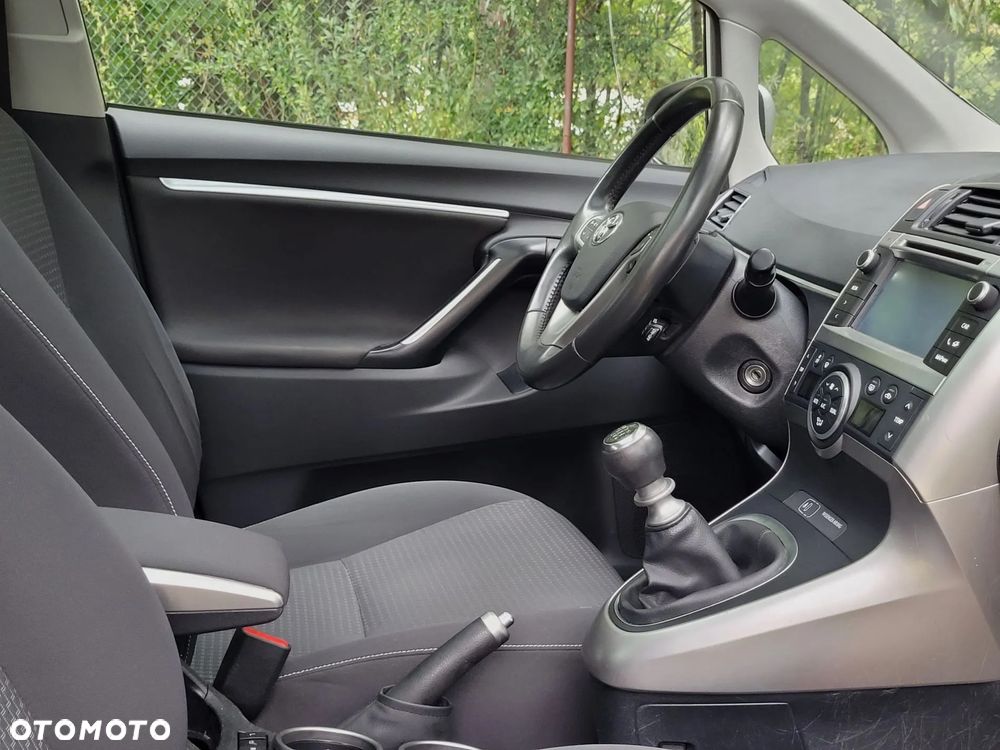 Toyota Verso 1.6 Premium - 11