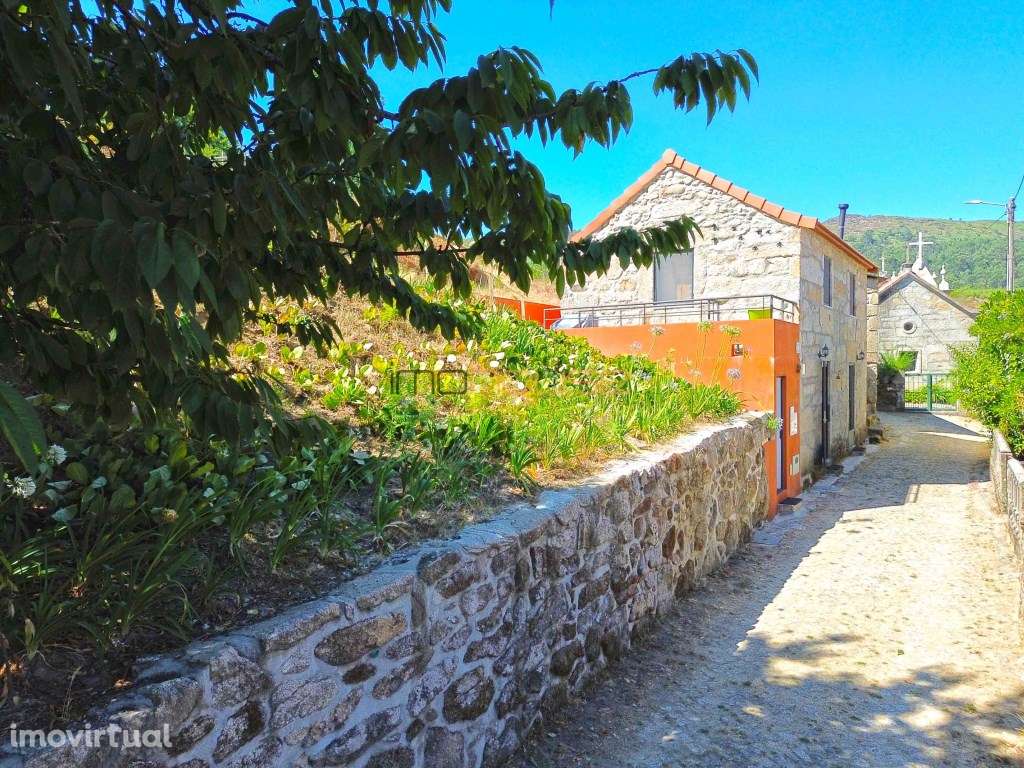 Casa T2 Restaurada na Serra da Freita - Grande imagem: 2/46