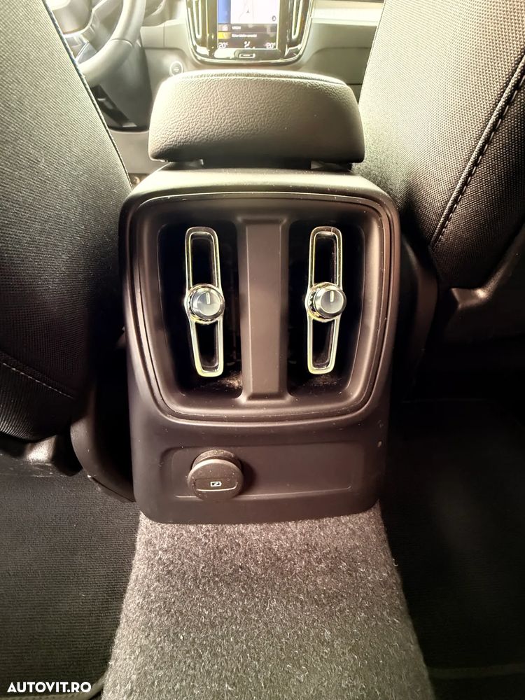 Volvo XC 40 T4 Recharge DKG Essential - 22