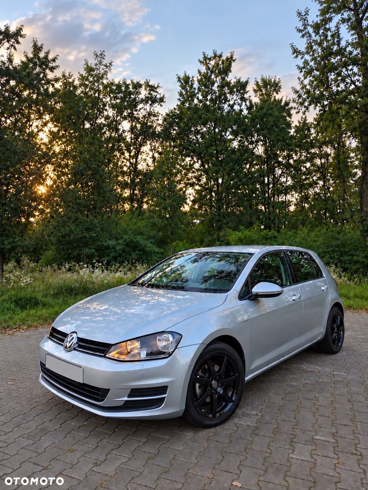 Volkswagen Golf - 2