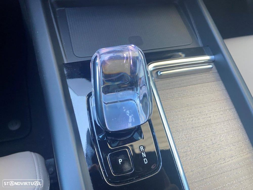 Volvo XC 60 2.0 T6 PHEV Plus Bright - 19
