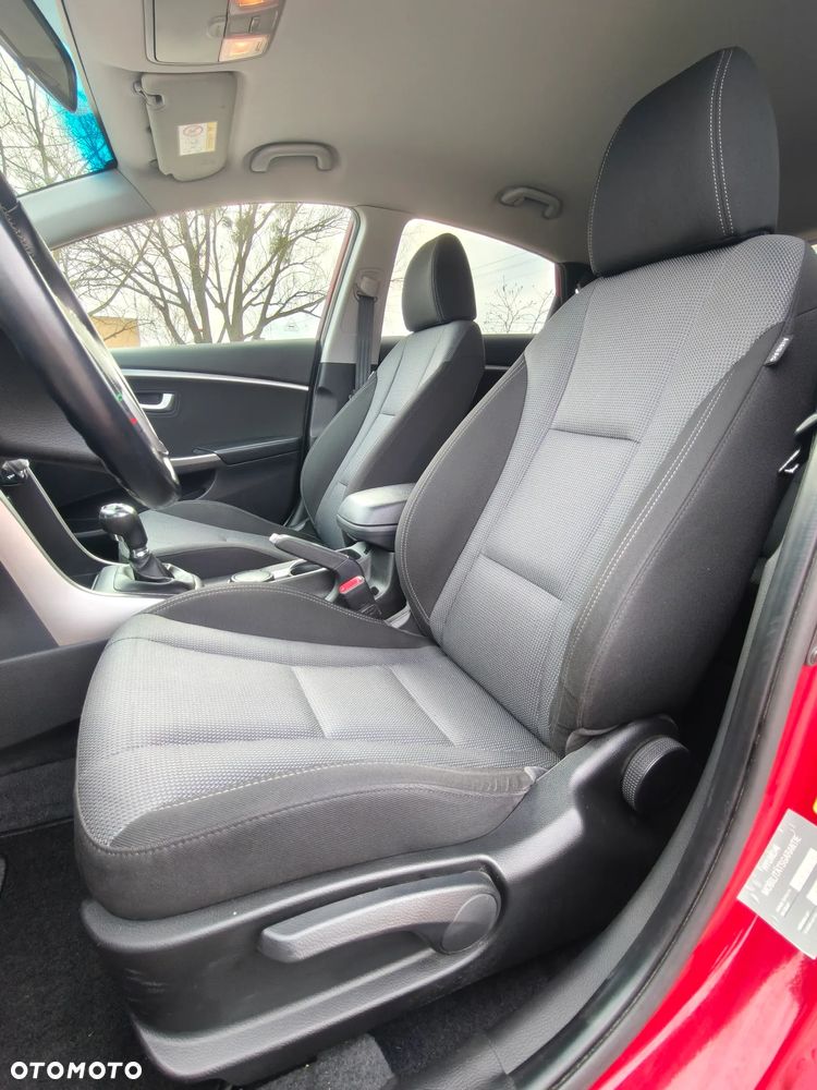 Hyundai i30 1.4 CRDi Comfort - 28