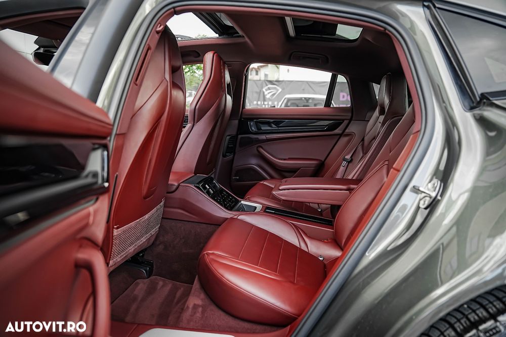 Porsche Panamera 4 E-Hybrid - 30