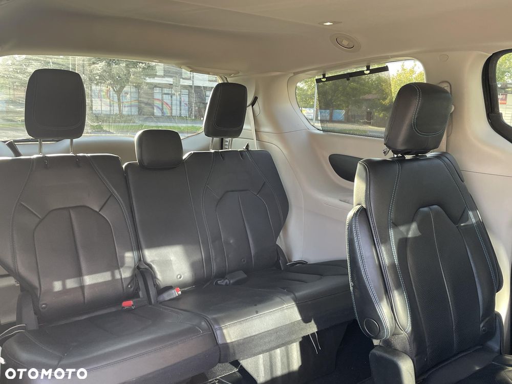Chrysler Pacifica - 19