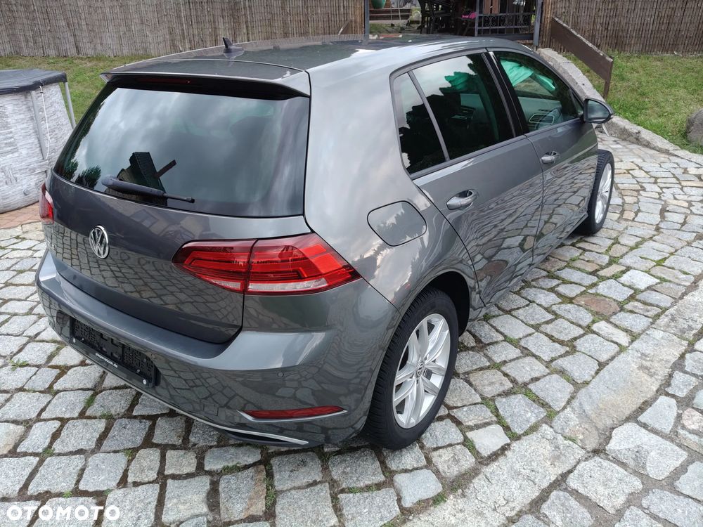 Volkswagen Golf - 2