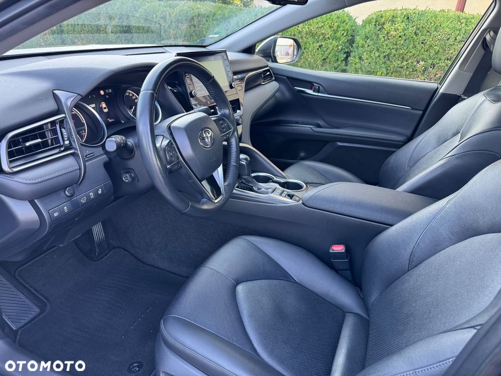Toyota Camry 2.5 Hybrid Executive CVT - 12