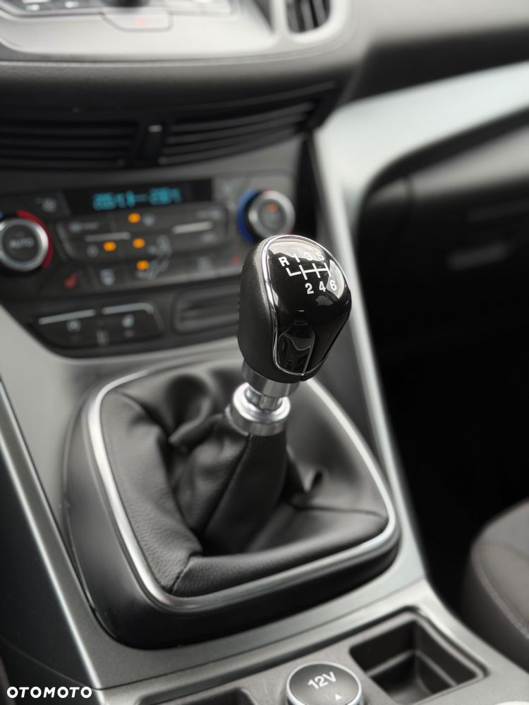 Ford Kuga 1.5 EcoBoost 2x4 Cool & Connect - 22