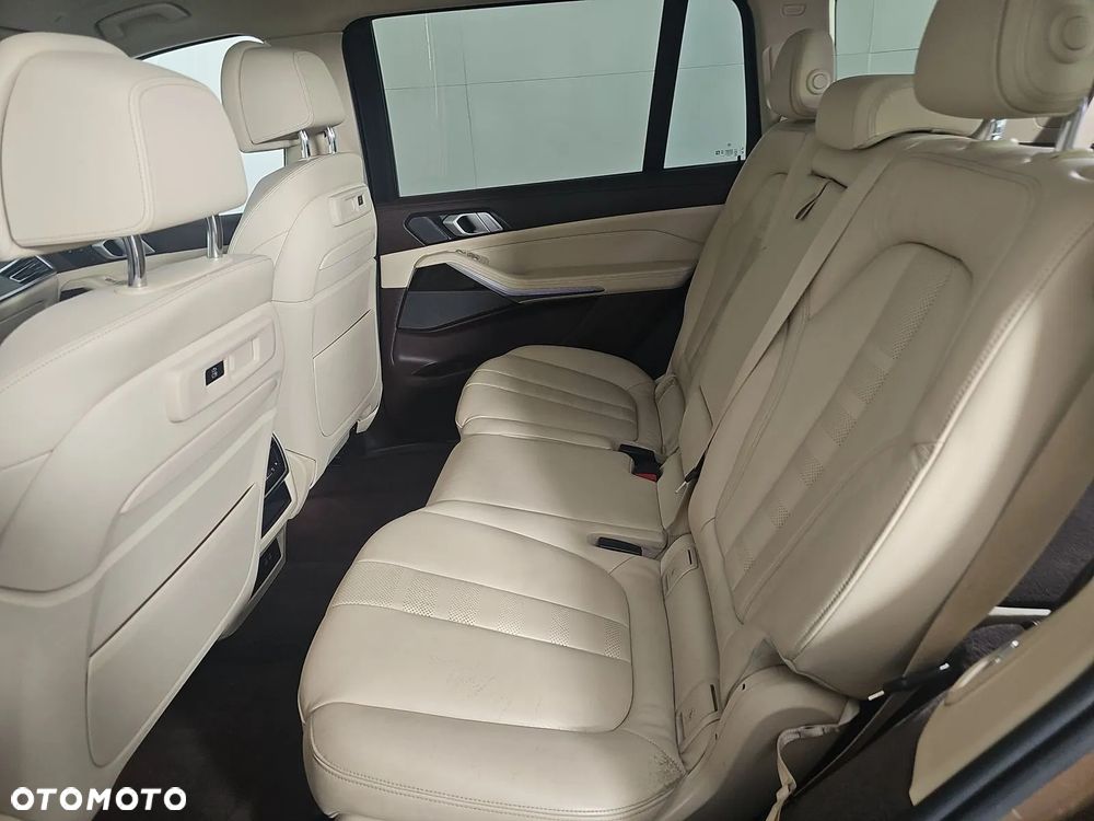 BMW X7 xDrive40i - 14