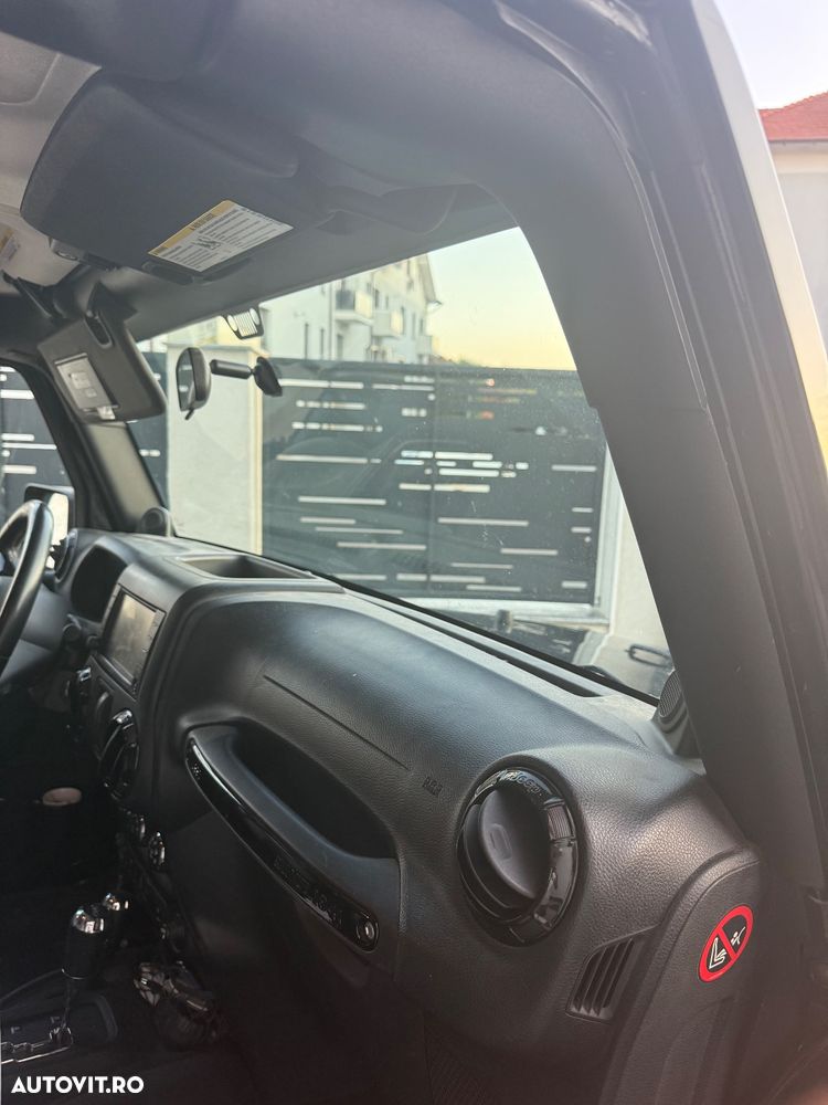 Jeep Wrangler Hard-Top 2.8 CRD DPF Automatik Rubicon - 11