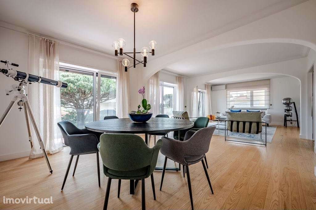 Moradia em Cascais com Jardim, Piscina e Áreas Amplas, para arrendar. - Grande imagem: 4/45