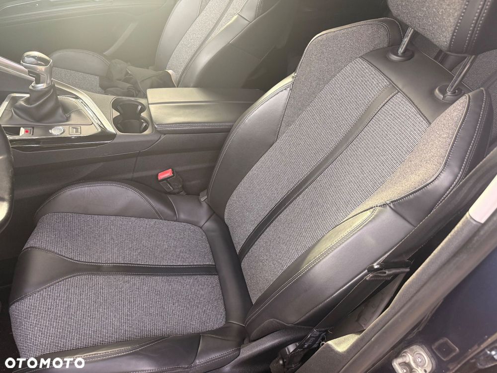 Peugeot 5008 - 27