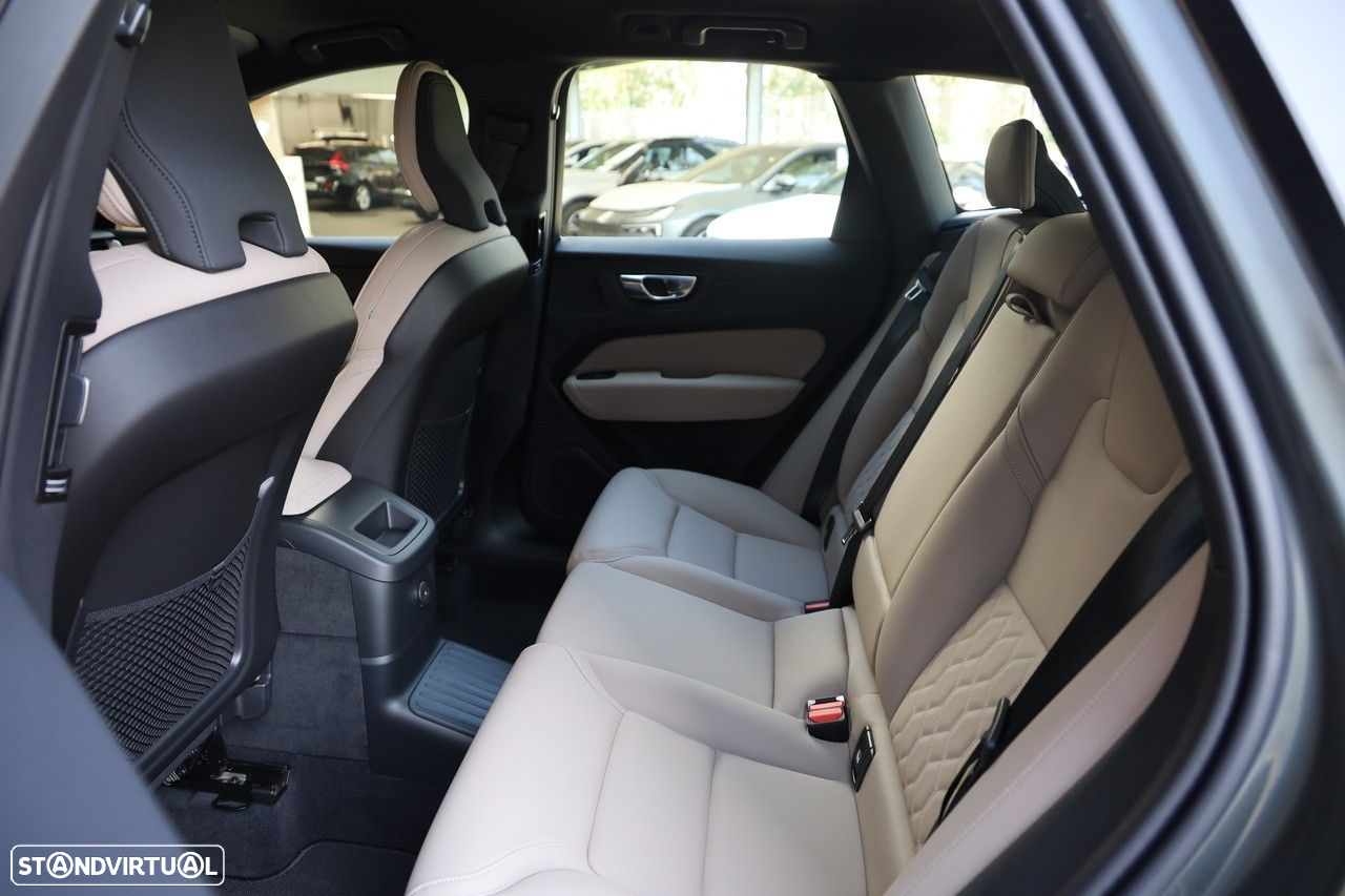 Volvo XC 60 2.0 T6 PHEV Plus Bright AWD - 13