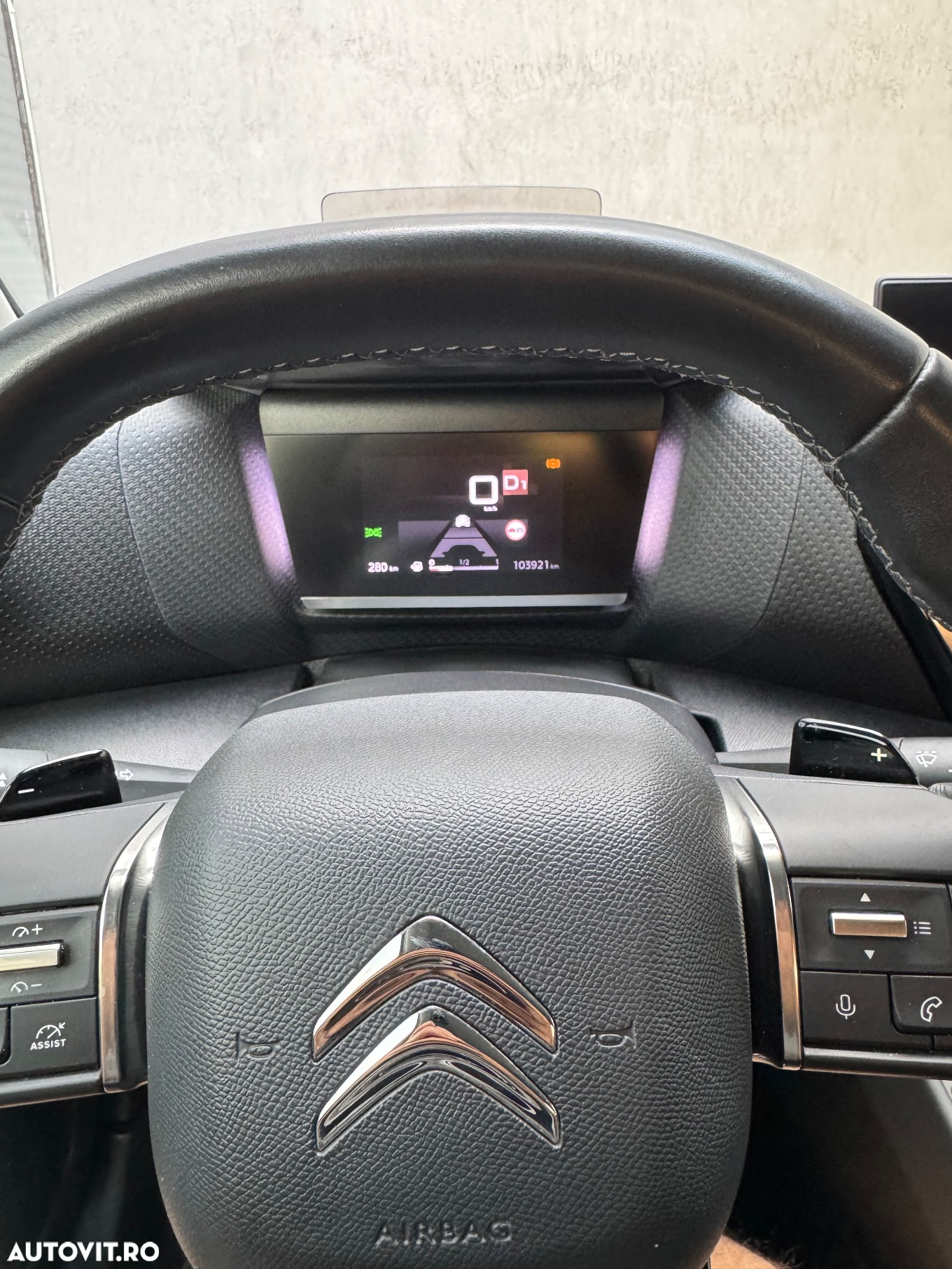 Citroën C4 BlueHDi 130 Stop&Start EAT8 SHINE - 17