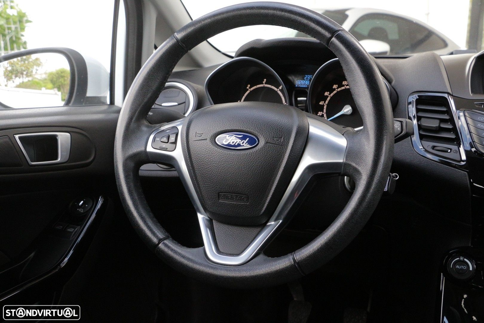 Ford Fiesta 1.5 TDCi Trend - 12