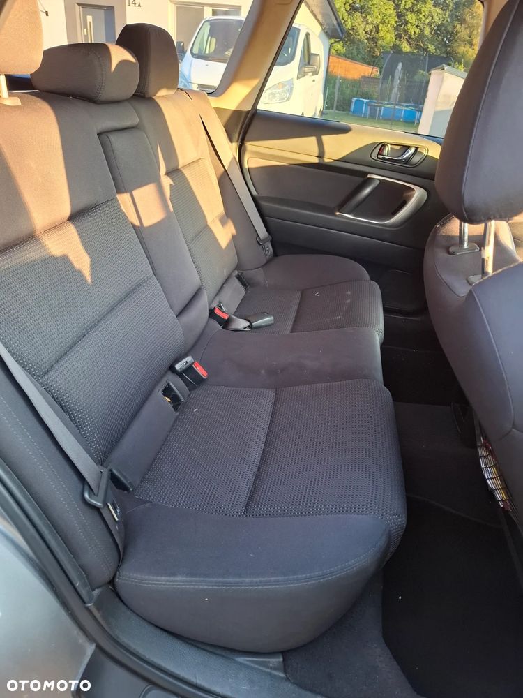 Subaru Legacy - 21