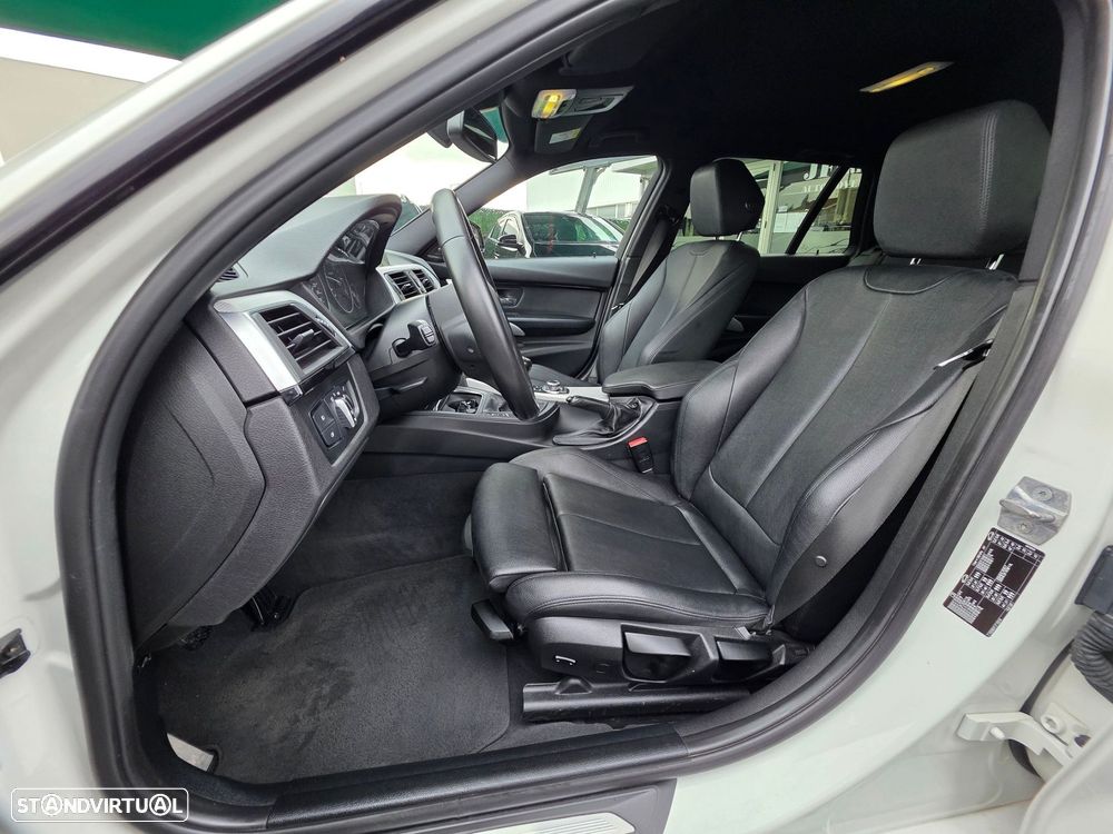 BMW 320 d Touring Pack M - 12