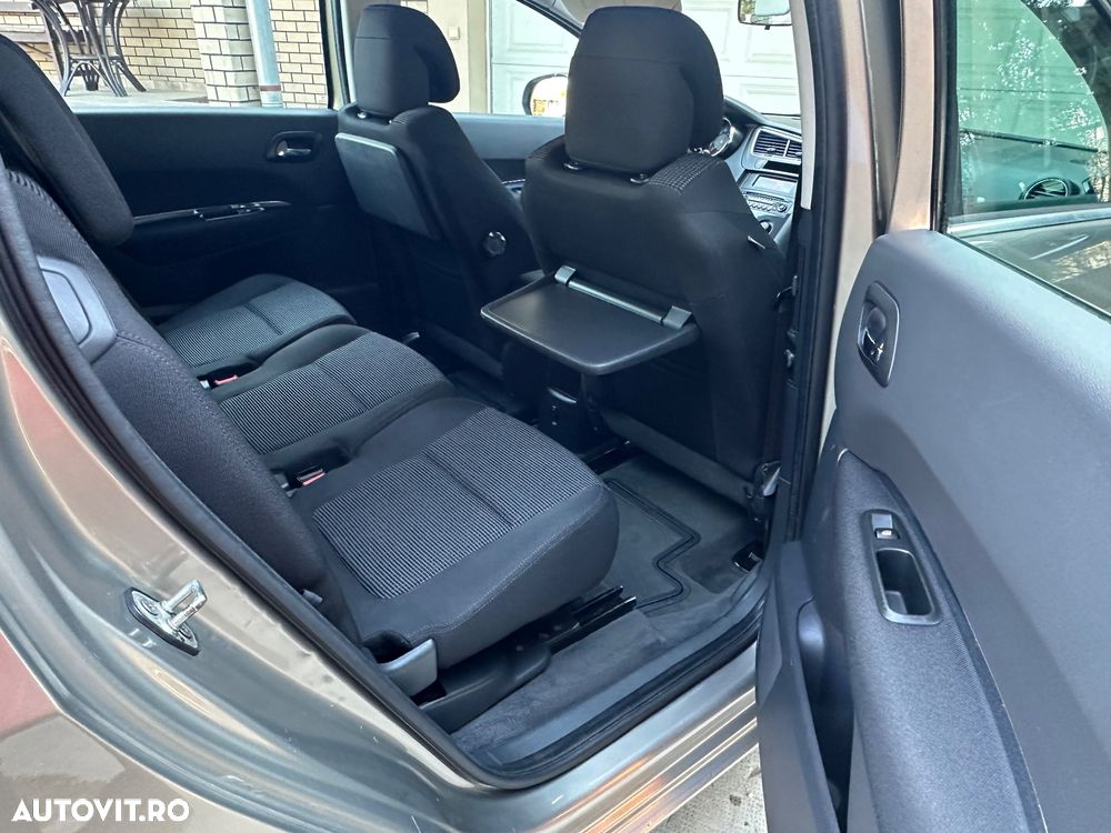 Peugeot 5008 HDI FAP 110 Family - 10