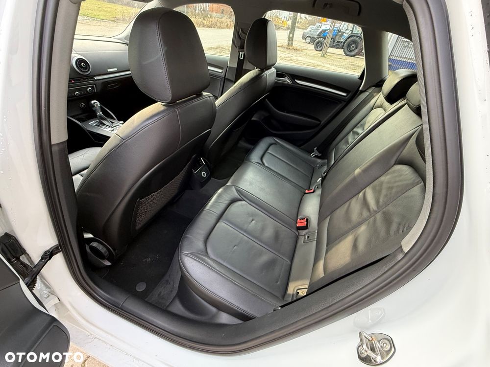 Audi A3 Sportback 1.6 TDI (clean diesel) S tronic Attraction - 24