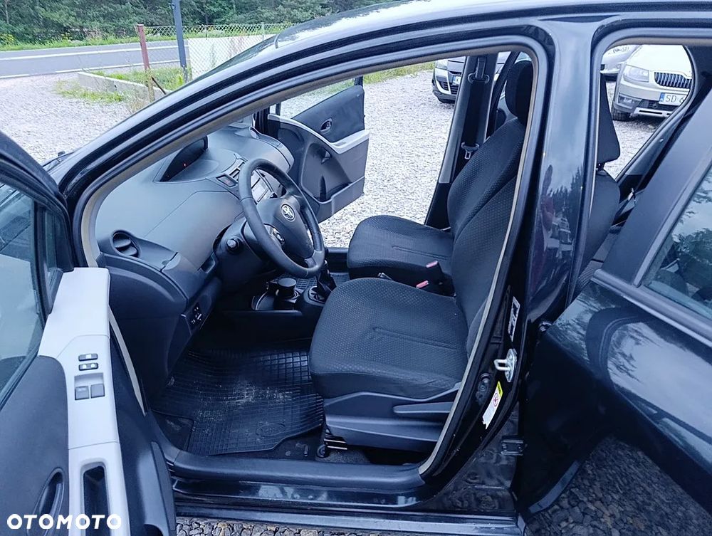 Toyota Yaris 1.33 Premium - 9