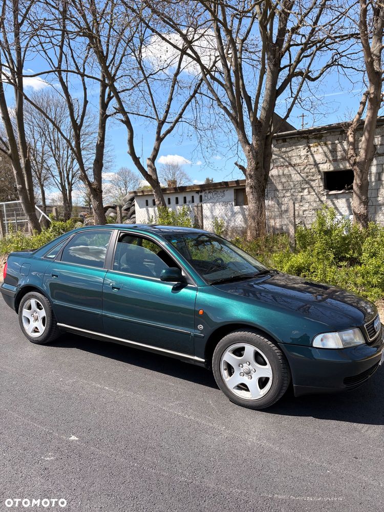 Audi A4 Limousine 2.6 - 6