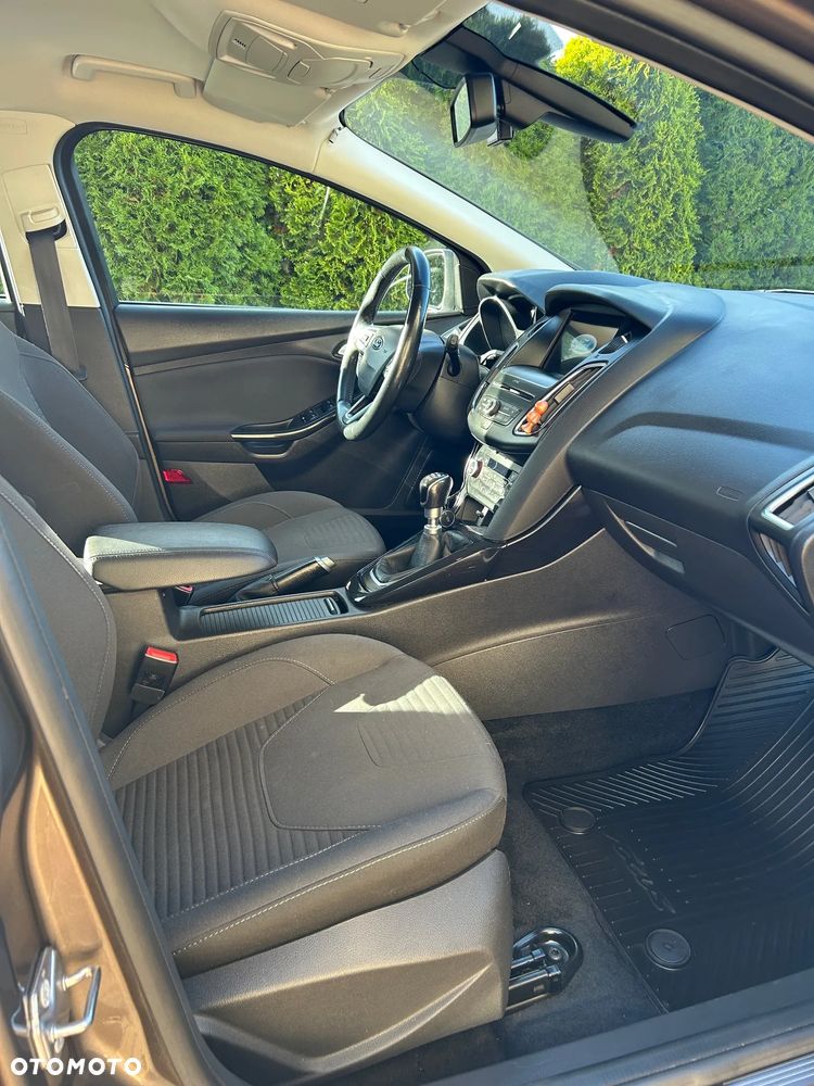 Ford Focus 1.5 EcoBoost Titanium ASS - 5