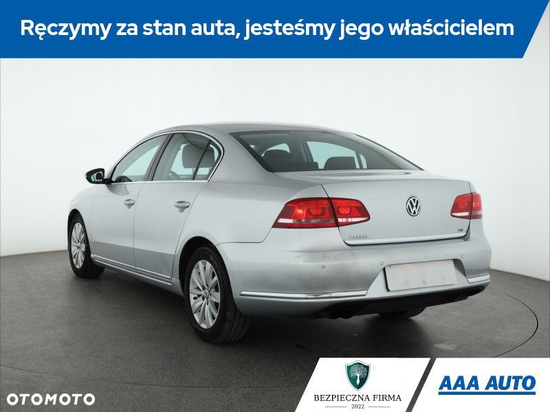 Volkswagen Passat - 5