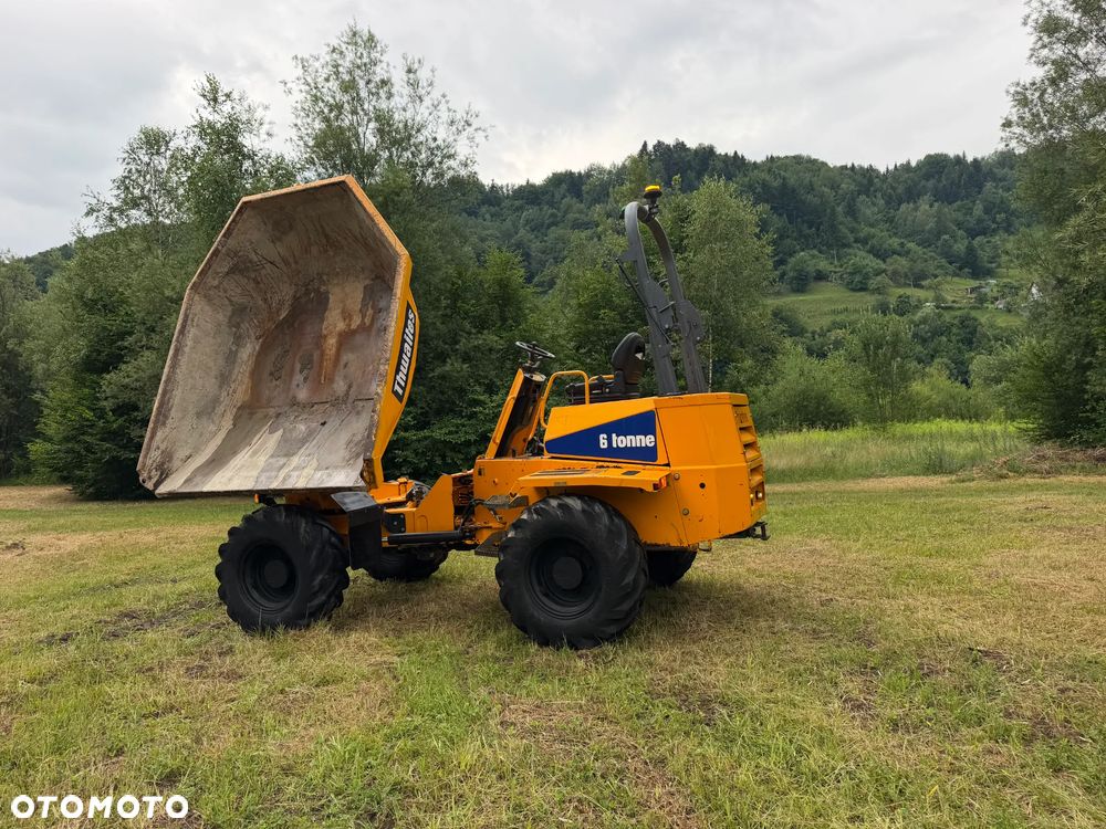 Thwaites MACH2026 Wozidło Budowlane Rolnicze 4x4. wózek z Obrotową Kolebą. 6 ton ładowność.  Silnik DEUTZ 80KM 4 cylindry. 2400 mtg. 2019 rok. Jazda Rewers 3prędkości. Maszyna jak Nowa z Norweskiego Gospodarstwa! Ani deka luzów i wycieków! Hydrostatic. Pełny Oryginał. Hamulce brzytwa. Serwisy w DEKRA. Maszyna Woziła lekkie ładunki. Praktycznie zerowe zużycie. Wielka Okazja. Wszystko w pełnym Oryginale. Opony Oryginał. Oświetlenie Fabryczne. Po serwisach. OKAZJA - 3