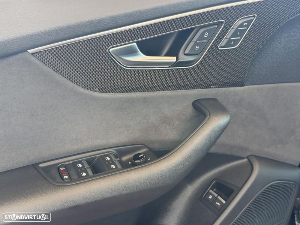 Audi Q8 60 TFSIe quattro S line Tiptronic - 4