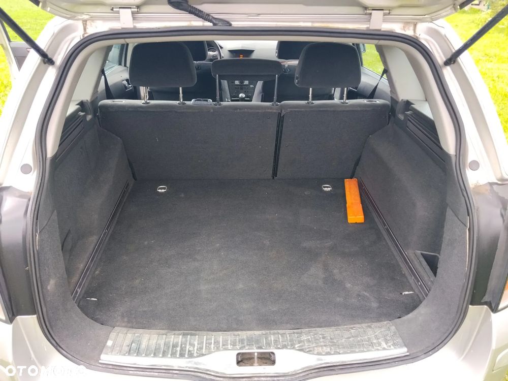 Opel Astra 1.6 Enjoy - 19