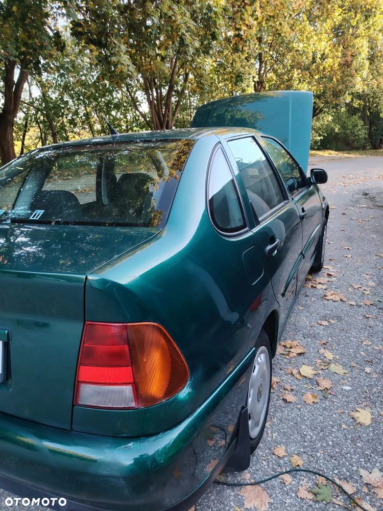 Volkswagen Polo - 8