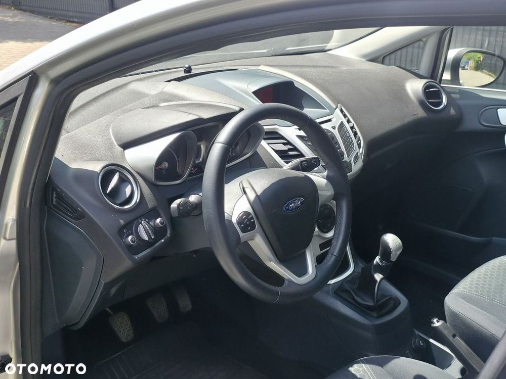 Ford Fiesta - 8