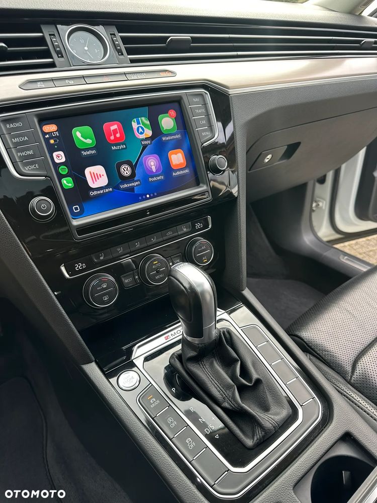 Volkswagen Passat - 4