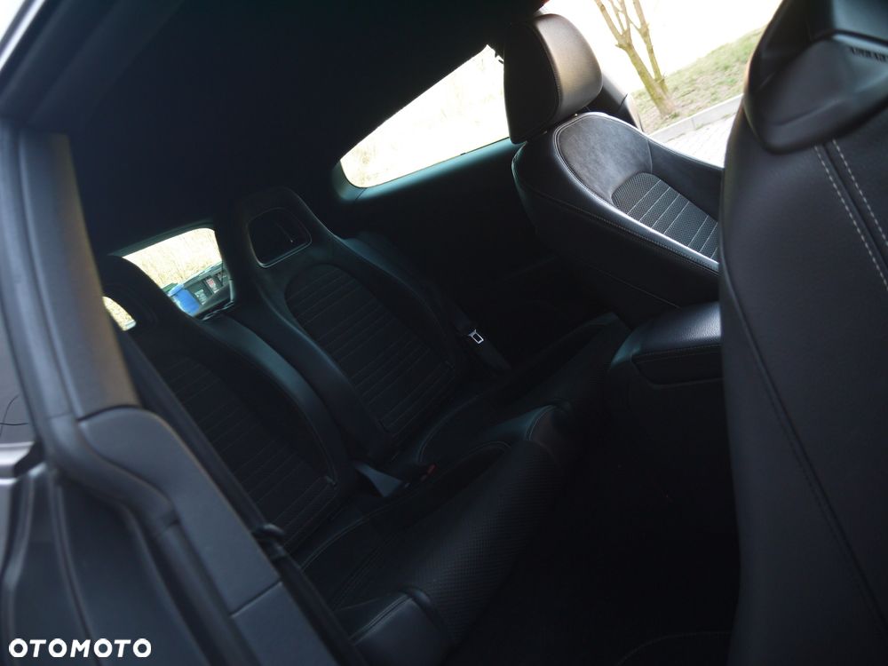Volkswagen Scirocco 2.0 TDI - 17