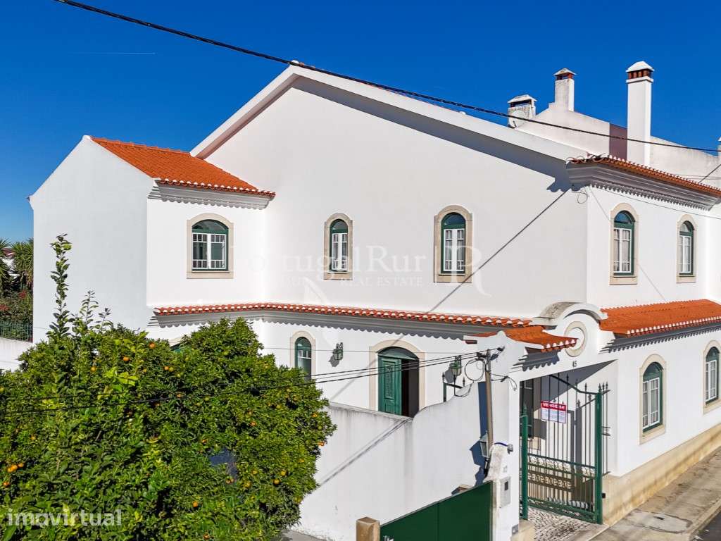 Elegante Moradia T4 com Jardim e Anexos em Alpiarça - Grande imagem: 2/33