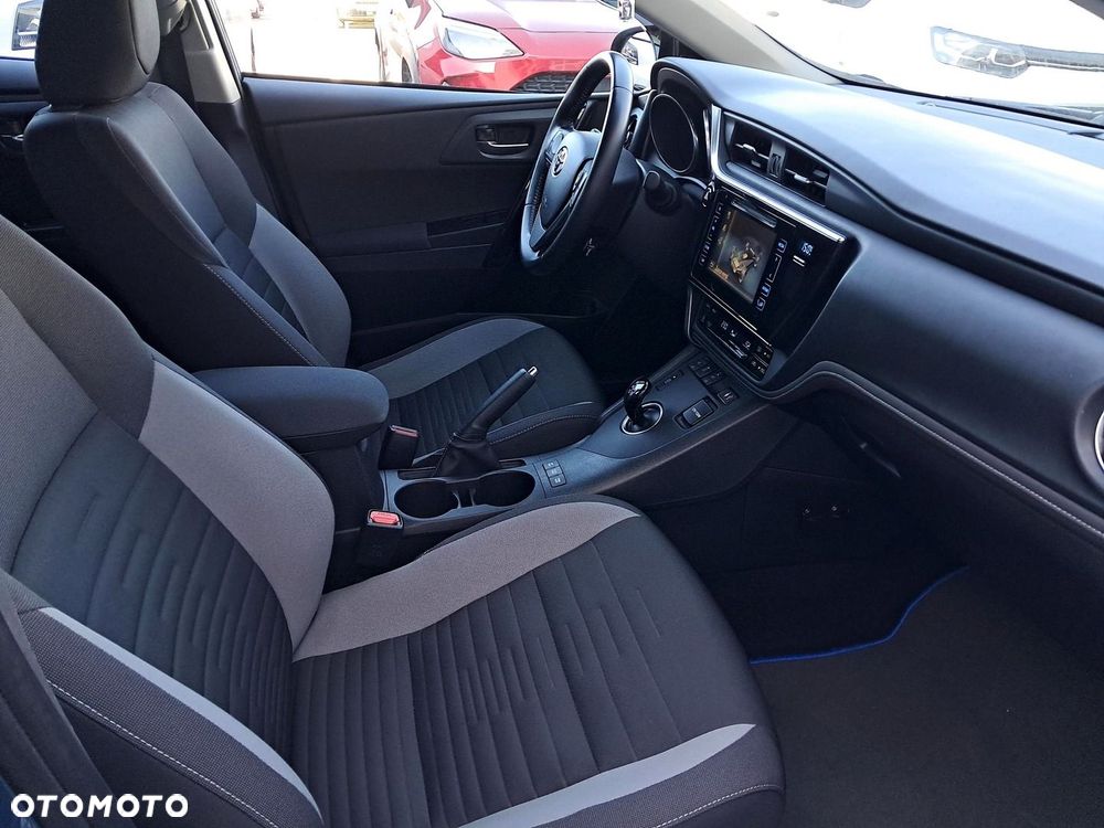 Toyota Auris - 10