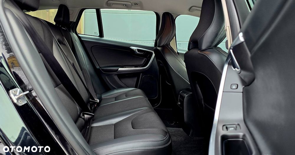 Volvo V60 D4 Drive-E Momentum - 25