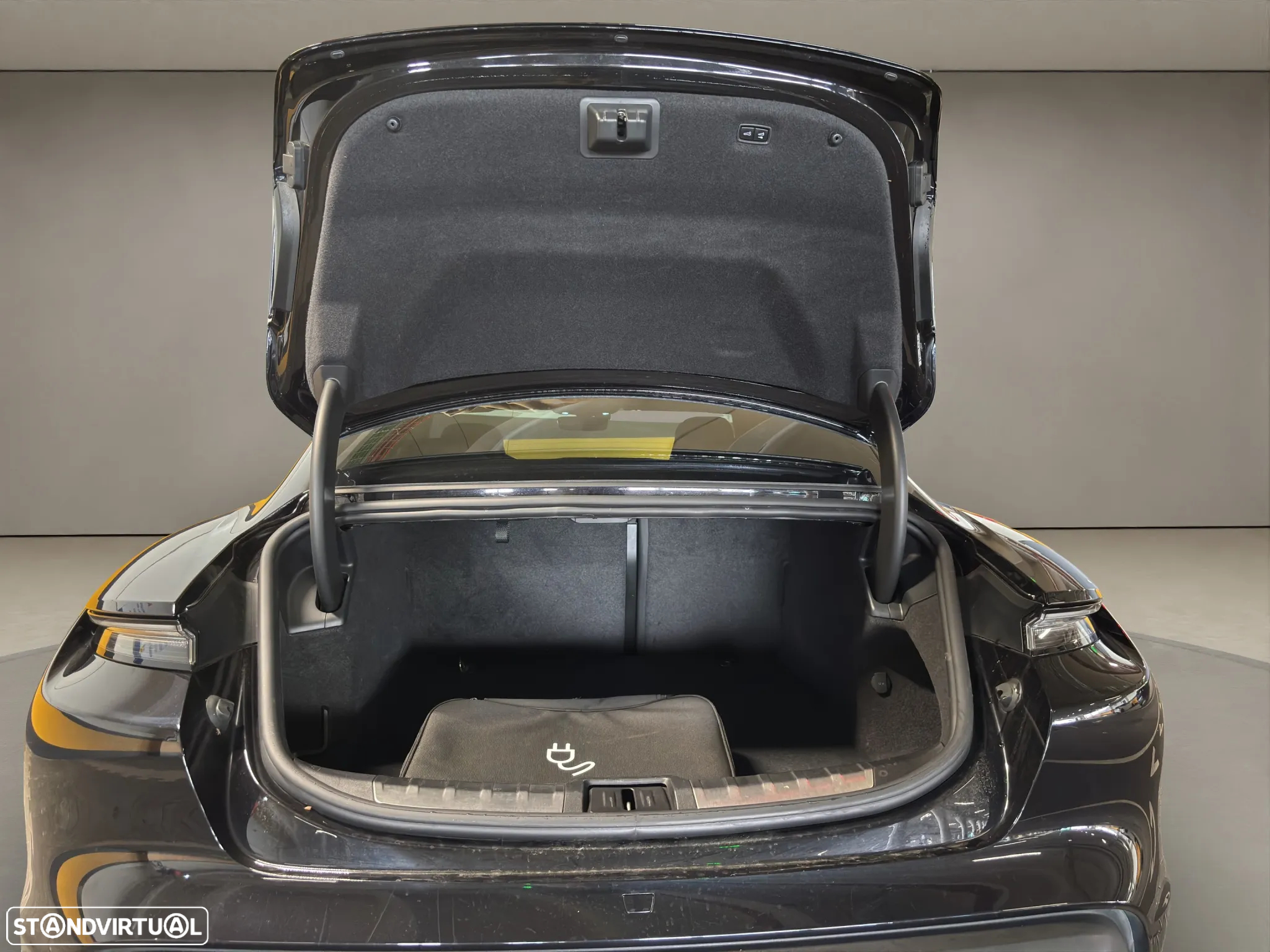 Porsche Taycan Turbo - 16