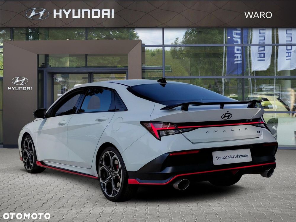 Hyundai Elantra - 4