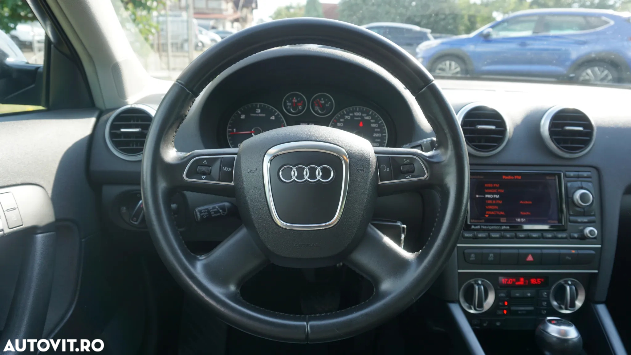 Audi A3 1.6 TDI Sportback DPF S tronic Attraction - 15