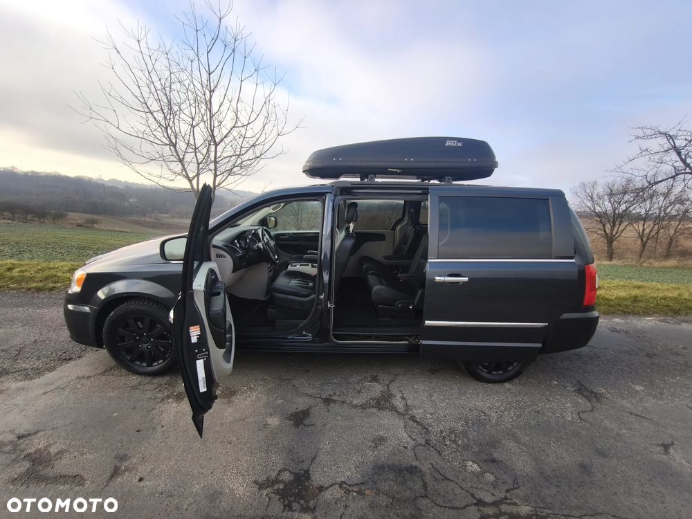 Chrysler Town & Country ver-3-6-limited - 10