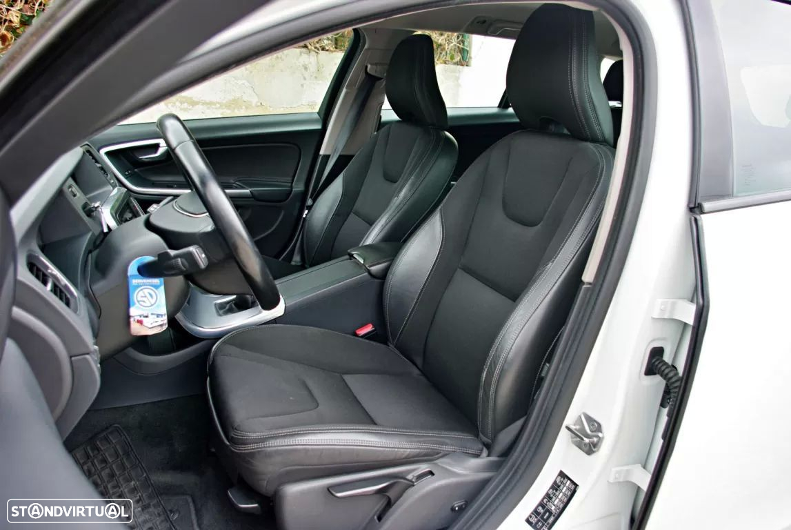 Volvo V60 2.0 D3 Kinetic - 14
