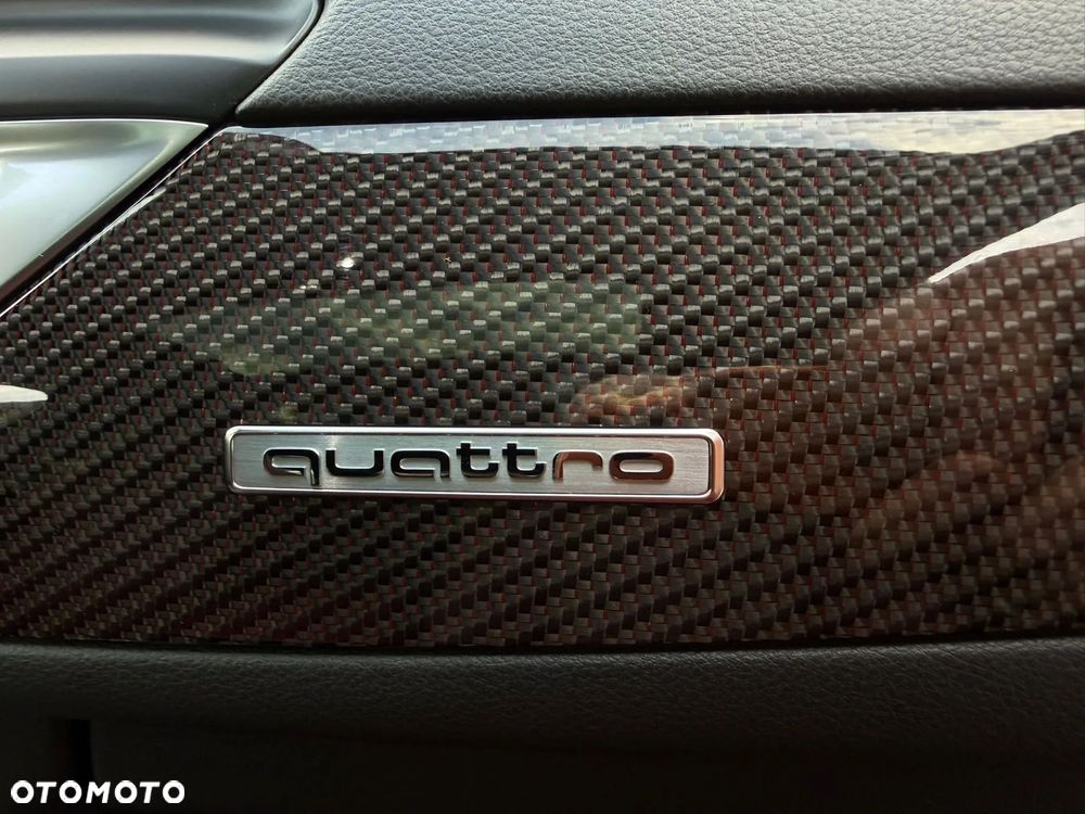 Audi S6 Avant - 26