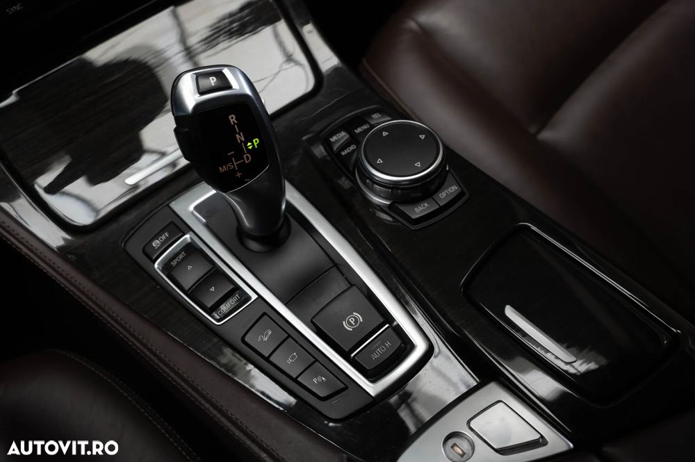 BMW Seria 5 525d xDrive Aut. Luxury Line - 13