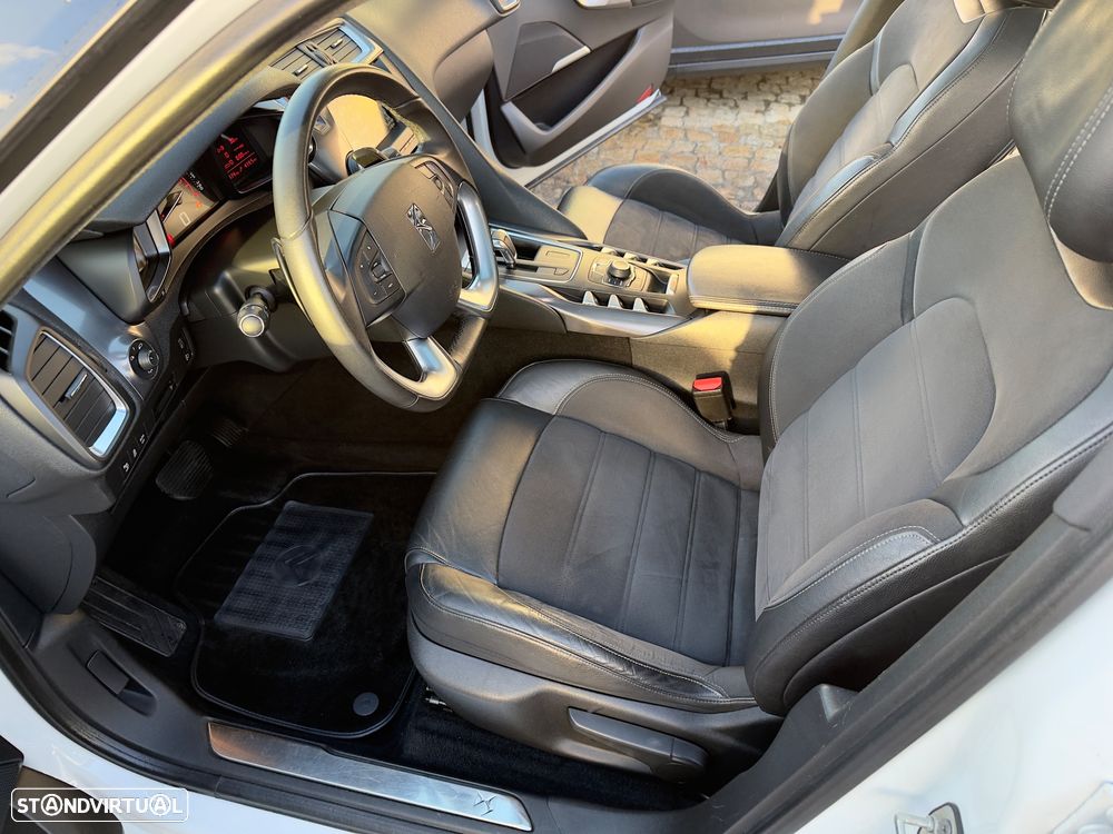 Citroën DS5 e-HDi 115 EGS6 SoChic - 38