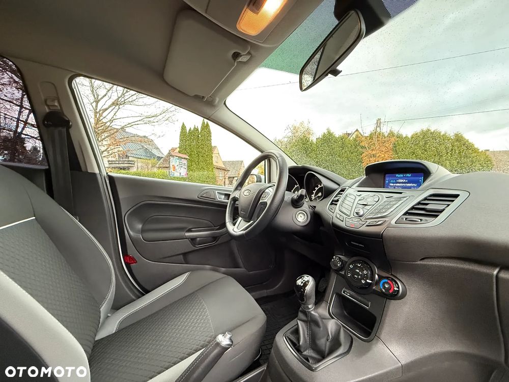 Ford Fiesta 1.5 TDCi SYNC Edition - 24