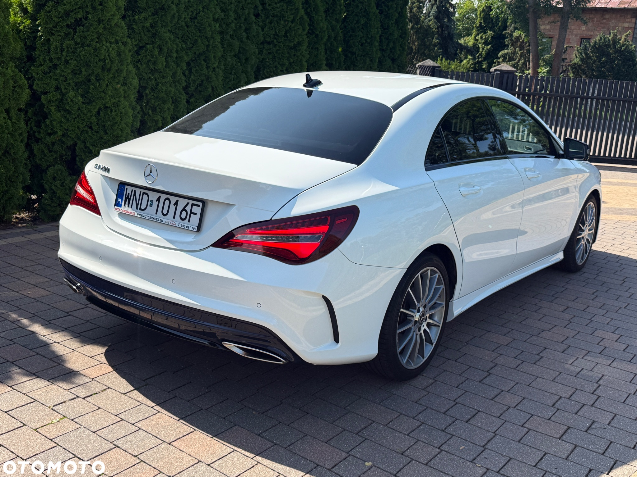 Mercedes-Benz CLA 200 AMG Line - 16