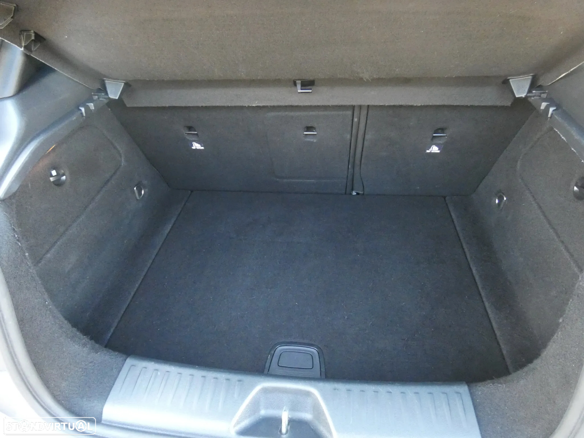 Mercedes-Benz A 180 d AMG Line - 9
